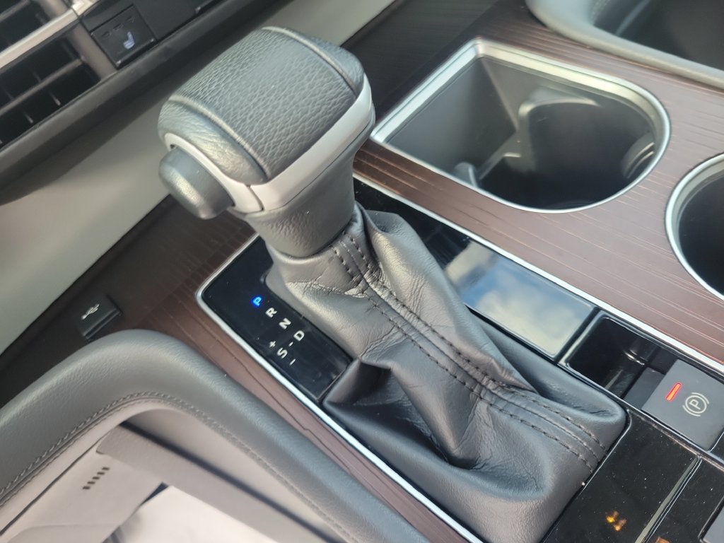 Used 2021 Toyota Sienna XLE FWD image 28