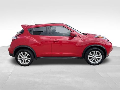 Used 2016 Nissan Juke SV w/ Technology Package FWD image 4