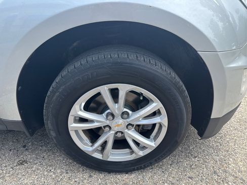 Used 2017 Chevrolet Equinox LT image 19