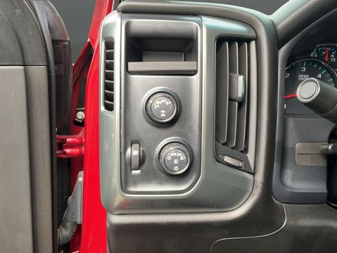 Used 2018 Chevrolet Silverado 1500 LT w/ All Star Edition AWD/4WD image 34