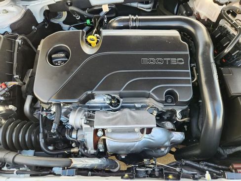 Used 2024 Chevrolet Malibu LT image 32