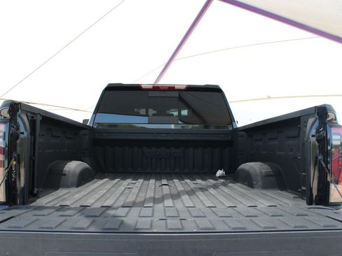 Used 2025 GMC Sierra 2500 AT4 w/ AT4 Premium Plus Package AWD/4WD image 5