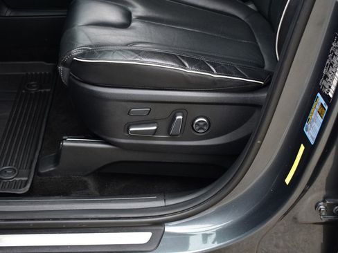Used 2023 Hyundai Palisade Limited FWD image 17