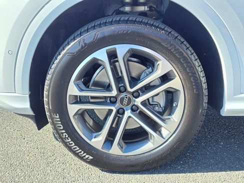 Certified 2025 Audi Q5 Premium w/ Convenience Package image 8