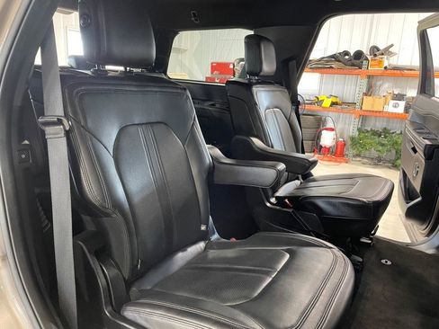 Used 2018 Ford Expedition Limited AWD/4WD image 24