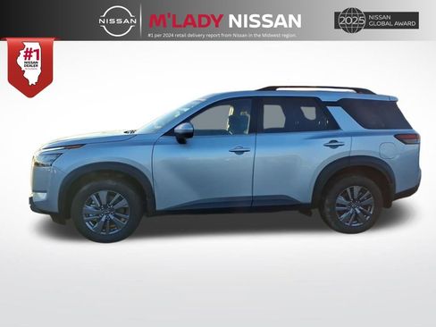 New 2025 Nissan Pathfinder SV image 4