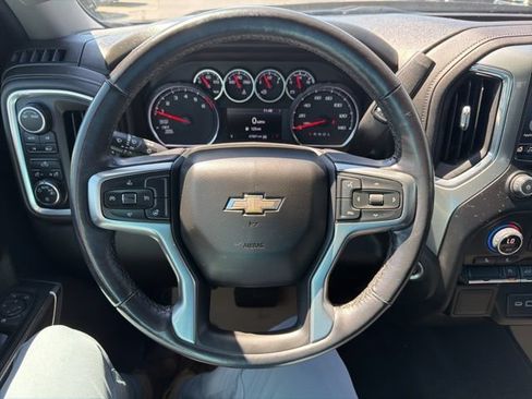 Used 2022 Chevrolet Silverado 1500 LT AWD/4WD image 25