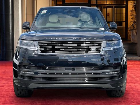 New 2026 Land Rover Range Rover Long Wheelbase SE image 2