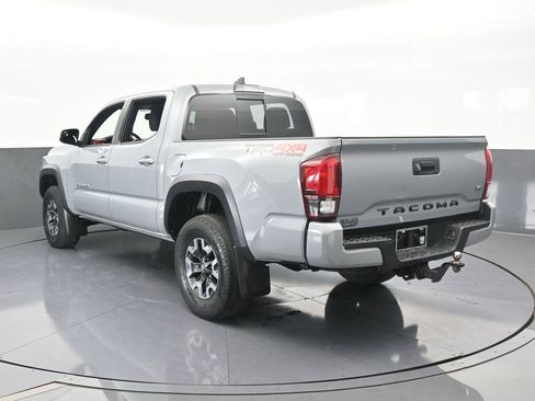 Used 2019 Toyota Tacoma TRD Off-Road image 4