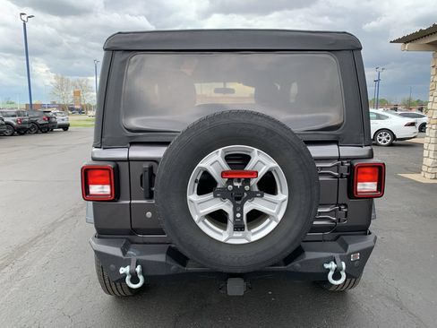 Used 2020 Jeep Wrangler Sport AWD/4WD image 4