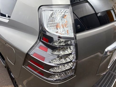 Used 2021 Lexus GX 460 Premium w/ Premium Package AWD/4WD image 27