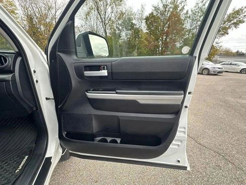 Used 2020 Toyota Tundra SR5 image 31