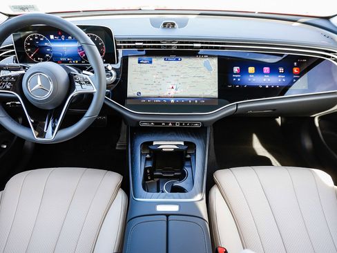 New 2026 Mercedes-Benz E 350 4MATIC Sedan image 10