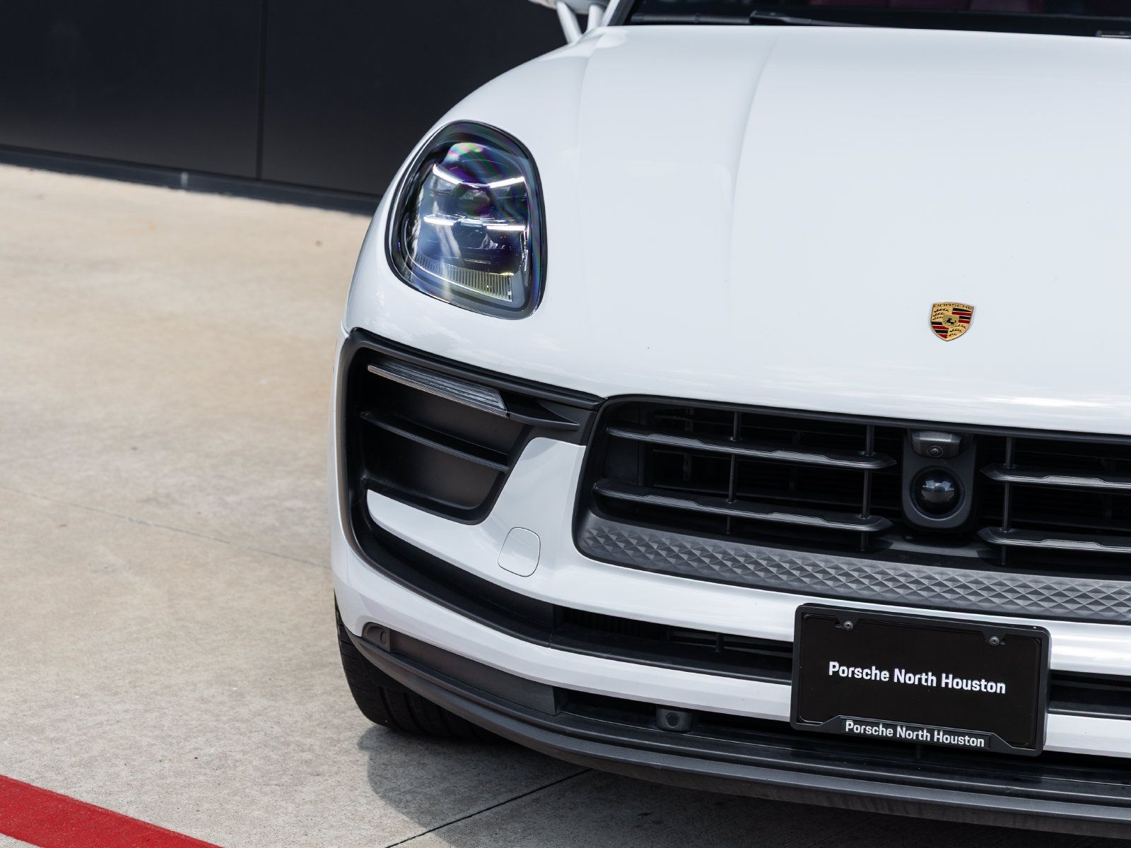 Certified 2023 Porsche Macan AWD/4WD image 20