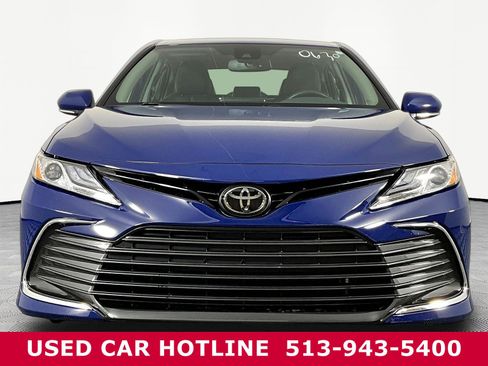 Used 2024 Toyota Camry XLE FWD image 2