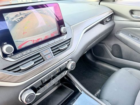 Used 2024 Nissan Altima 2.5 SV image 20