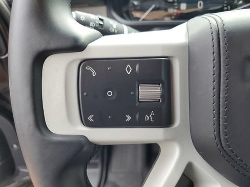 Used 2023 Land Rover Defender 110 X-Dynamic SE AWD/4WD image 12