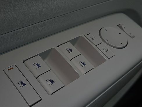 Used 2025 Hyundai Kona SEL image 17