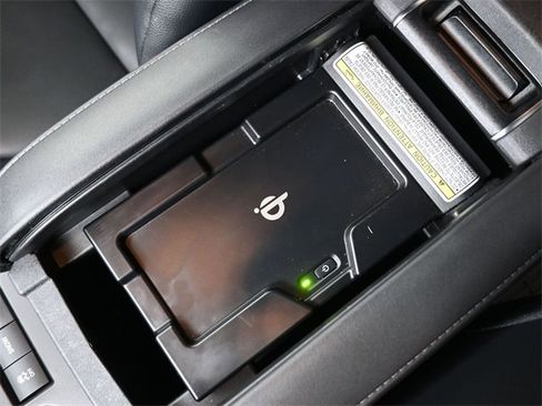 Used 2020 Toyota Highlander XLE image 16