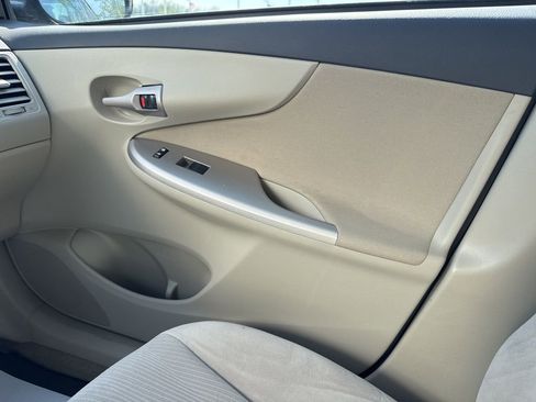 Used 2013 Toyota Corolla LE image 20