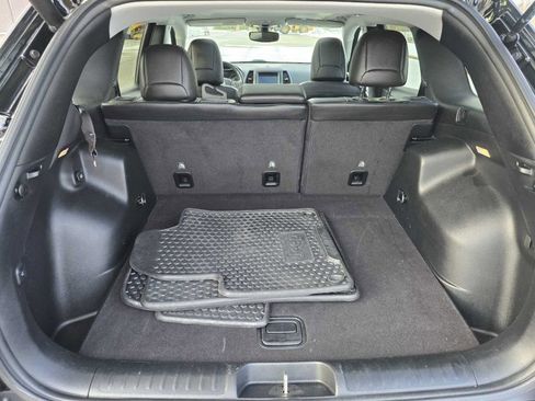 Used 2020 Jeep Cherokee Trailhawk w/ Comfort/Convenience Group image 12