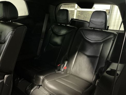 Used 2024 Cadillac XT6 Sport w/ LPO, Floor Liner Package AWD/4WD image 27