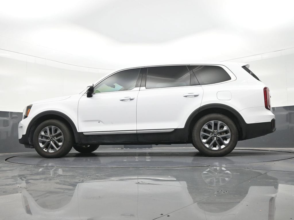 Used 2024 Kia Telluride LX FWD image 25
