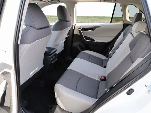 Certified 2025 Toyota RAV4 XLE image 17