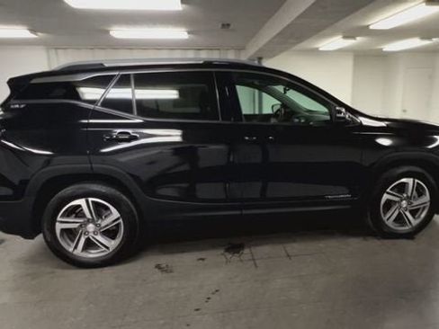 Certified 2018 GMC Terrain SLT w/ Preferred Package image 9