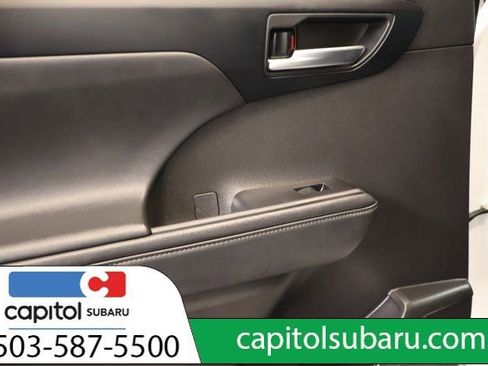 Used 2023 Toyota Highlander XLE image 30