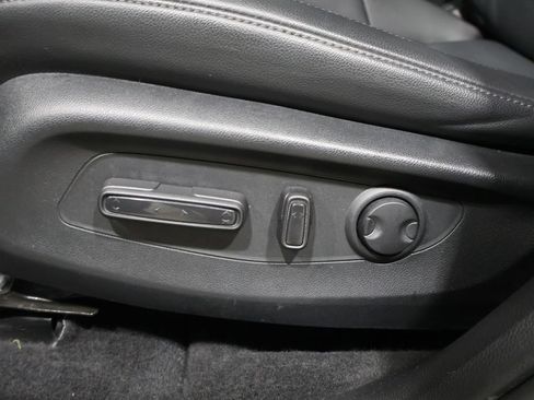 Used 2025 Honda CR-V EX-L image 12