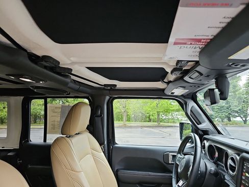 Used 2018 Jeep Wrangler Unlimited Rubicon AWD/4WD image 13