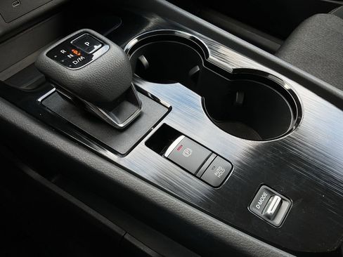 Used 2025 Nissan Rogue SV image 35