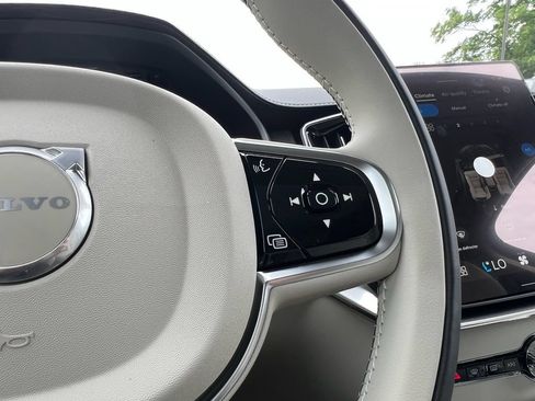 New 2026 Volvo XC90 T8 Ultra w/ Protection Package Premier AWD/4WD image 13
