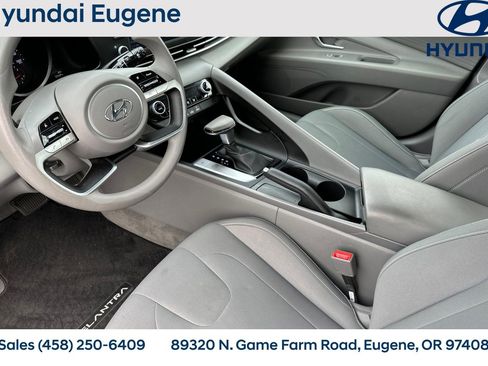 Used 2023 Hyundai Elantra SEL FWD image 11