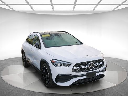 Used 2023 Mercedes-Benz GLA 250 4MATIC image 4