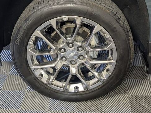 Used 2025 Chevrolet Silverado 1500 LTZ w/ Technology Package AWD/4WD image 8