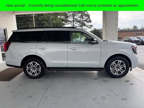 Used 2025 Ford Expedition Active RWD image 20