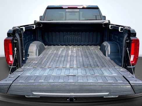 Used 2024 GMC Sierra 1500 AT4 w/ AT4 Preferred Package AWD/4WD image 5