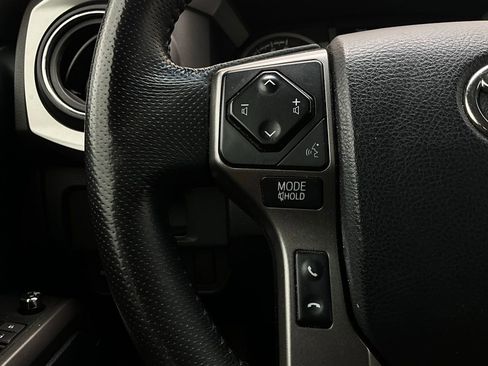 Used 2016 Toyota Tacoma SR5 w/ Towing Package image 32