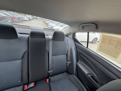 Used 2025 Nissan Versa SV FWD image 37