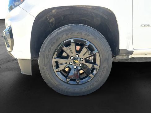 Used 2022 Chevrolet Colorado LT w/ LT Convenience Package AWD/4WD image 12