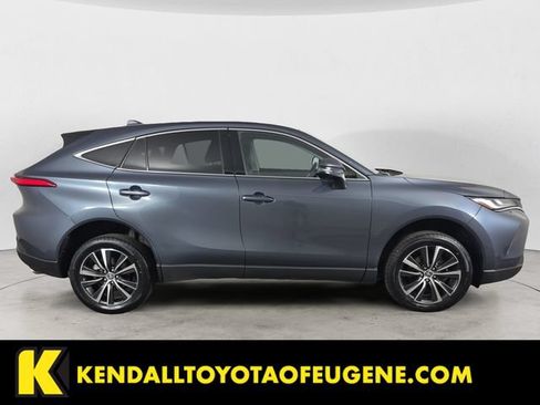 Used 2024 Toyota Venza LE AWD/4WD image 4