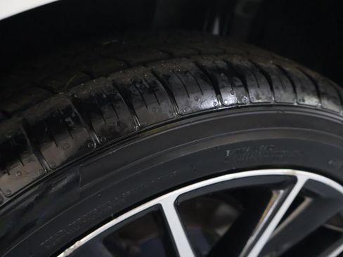 Used 2021 Toyota Camry SE image 32