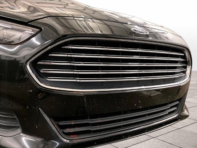 Used 2015 Ford Fusion SE w/ Equipment Group 202A FWD image 30