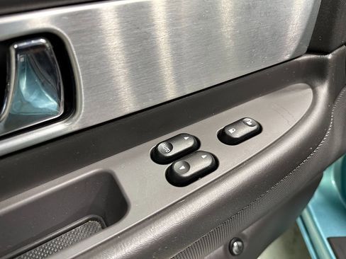 Used 2002 Ford Thunderbird image 27