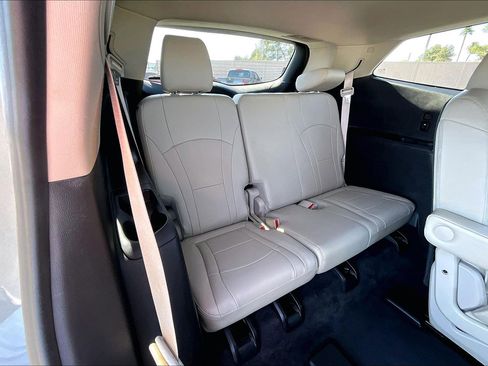 Used 2019 Buick Enclave Essence image 24