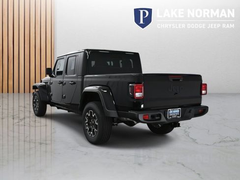 New 2025 Jeep Gladiator Sport w/ Premium Package image 9