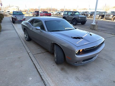Used 2015 Dodge Challenger R/T w/ Quick Order Package 28B R/T image 3