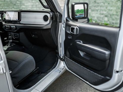 Used 2024 Jeep Wrangler Sport S image 14